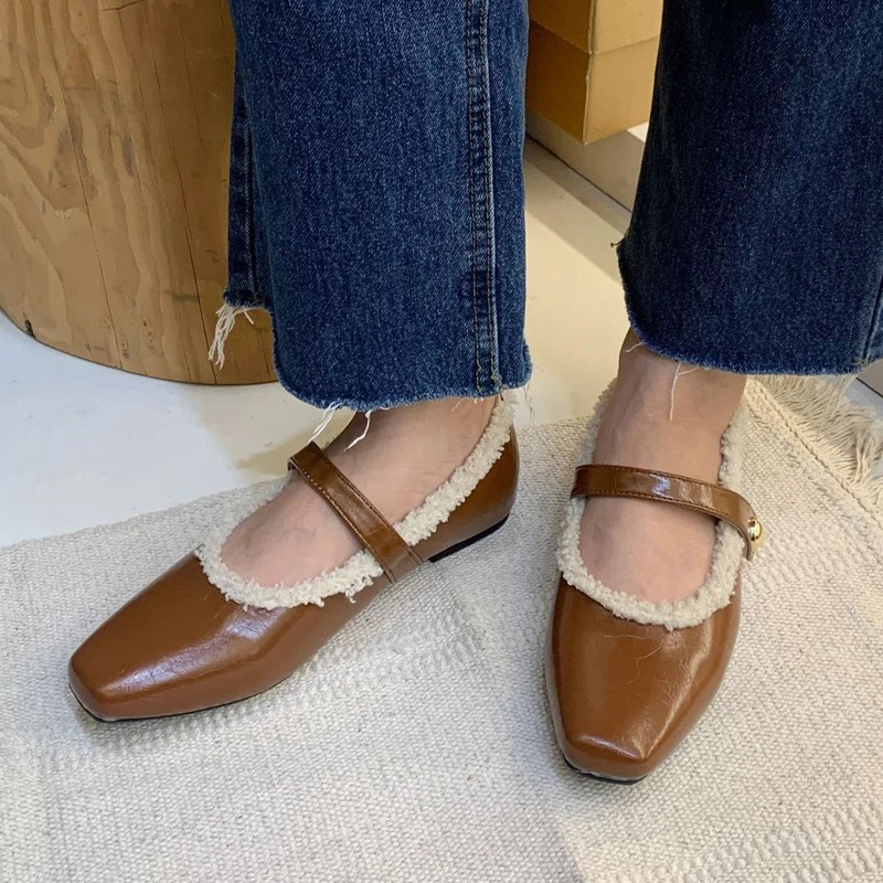 Autumn Plush Womens Flat Shoes French Square Toe Pumps Hook and Loop Strap Mary Jane Shoes Soft Sole Fleeces Warm Leather Shoes 251013