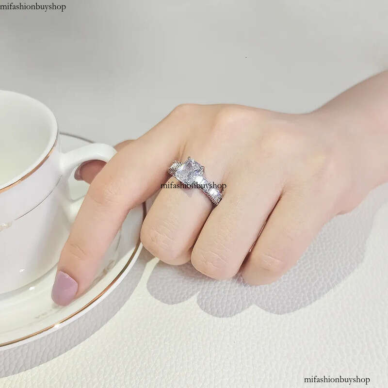 Rulalei 2024 Choucong Brand Wedding Rings Jewelry Sterling Sier Princess Cut 5A Cubic Zircon CZ Dia Gemstones Party Women Band Ring Gift