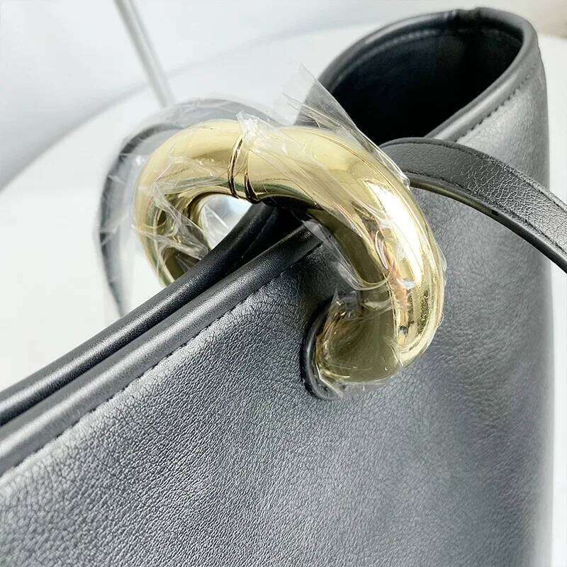 Niche Asymmetric Women's Simple Casual And Versatile Bucket Catering Basket Slanted Handbag Shoulder Bag Suotong251016 Suotong251016 Suot251017