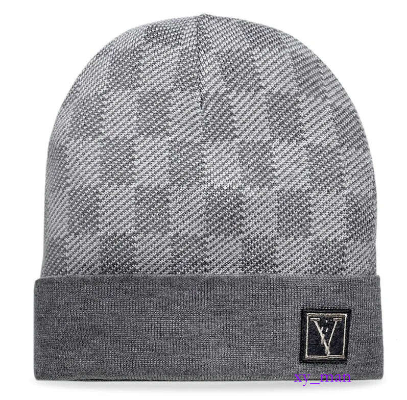 Winter hats for men designer Italy V beanie bonnet knitted skull cap casual autumn outdoor travel warm plaid hat designers women famous gorra b30