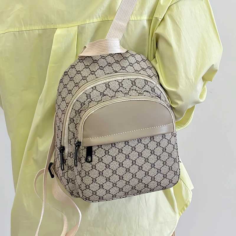 Neutral color tote bag for men and women with multicolor design suitable for travel and outings PU backpackT251016