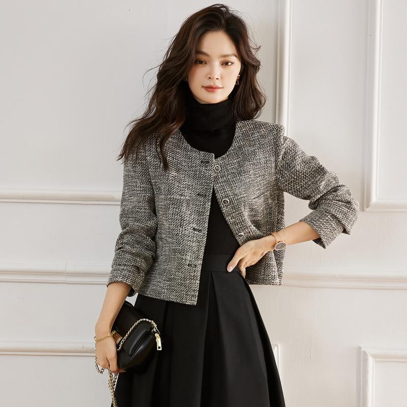 2025 autumn and design winter new tops, new women's coats, elegant designer jackets, simple autumn high-end tweed popular short tops, luxurious r