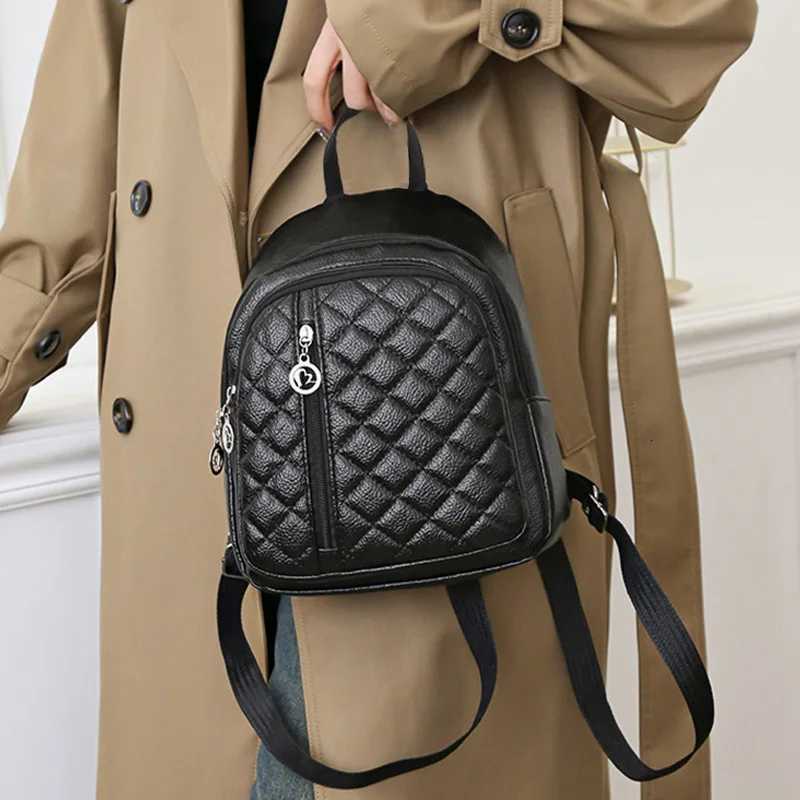 Neutral style backpack for men and women made of PU material with small dual shoulder straps suitable for travelT251016