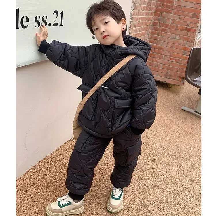 2023 New Childrens Winter Clothing Boys Cotton Suit Baby Winter Cotton Jacket Plush and Thickened Twopiece SetT251016