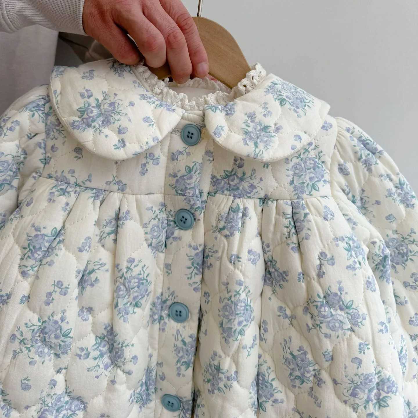Girls Coat 2024 Winter New Childrens Clothing Baby Girls Cute Floral Quilted Lapel Coat Casual Simple and DailyT251016