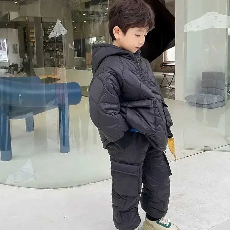 2023 New Childrens Winter Clothing Boys Cotton Suit Baby Winter Cotton Jacket Plush and Thickened Twopiece SetT251016