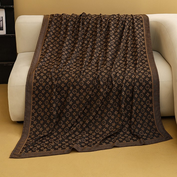 hot Free delivery designer blanket Fashionable and comfortable blanket soft air-conditioned room cover blanket