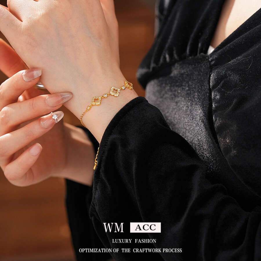 Zircon Hollow Lucky Clover Flower Bracelet Fashion Commuting Versatile Exquisite Wristband Elegant High-end Niche Jewelry ddmypluto