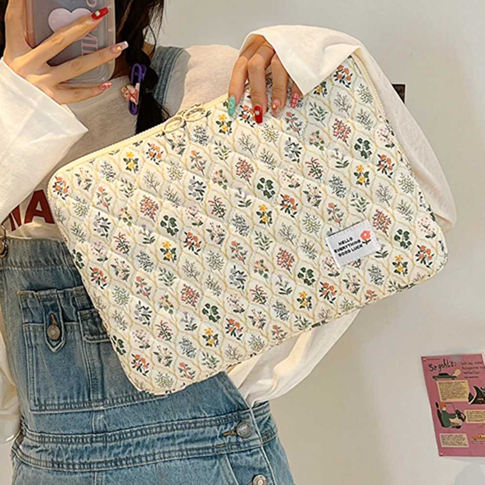 Computer Bag Cute Flower Laptop Sleeve Zipper Cover Portable Computer Cover Bag Laptop Sleeve Case Compatible for NotebookW251015