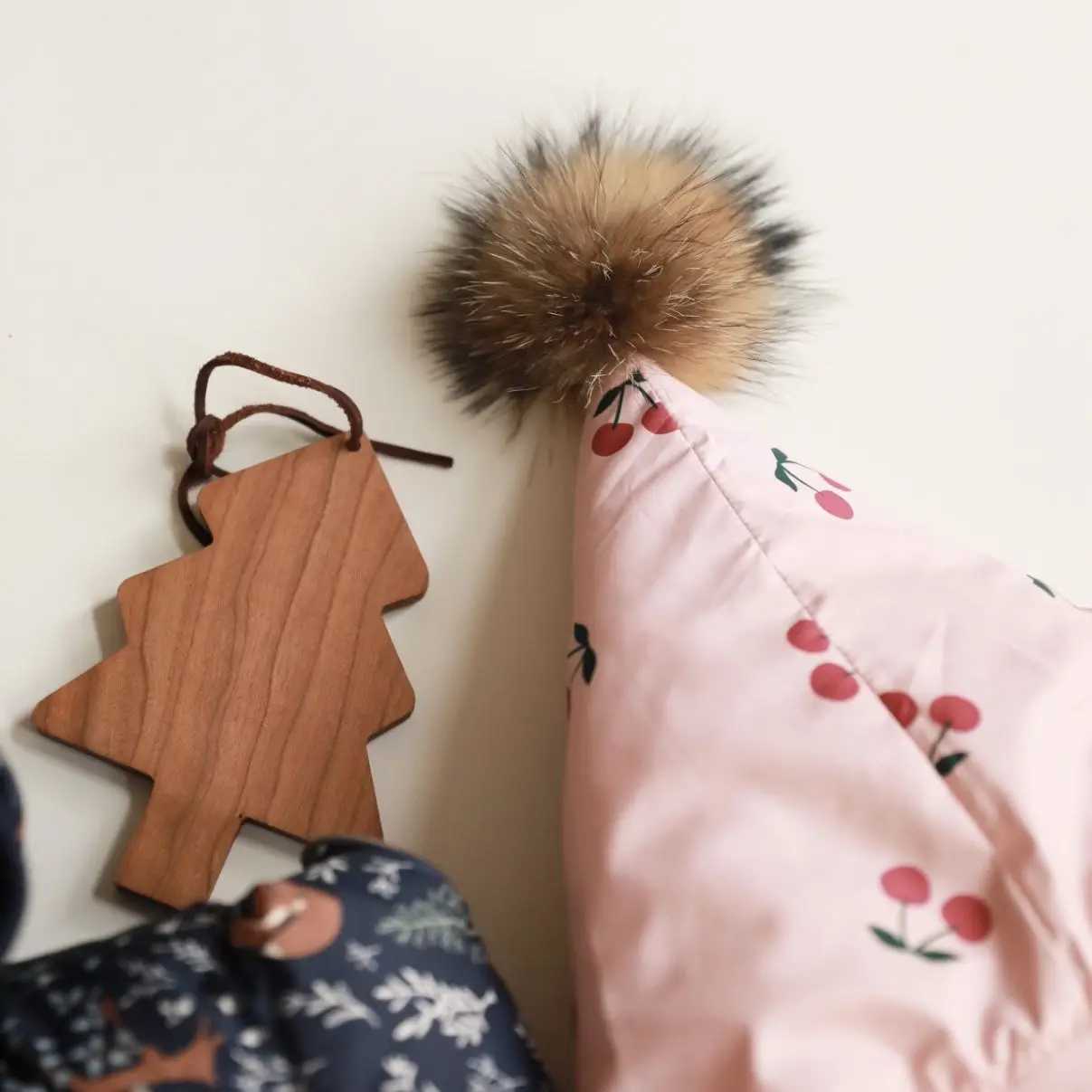 Childrens Cottonpadded Autumn and Winter Boys Padded Thick Warm Waterproof Jacket Girls Korean Version Loose Hooded CoatT251016