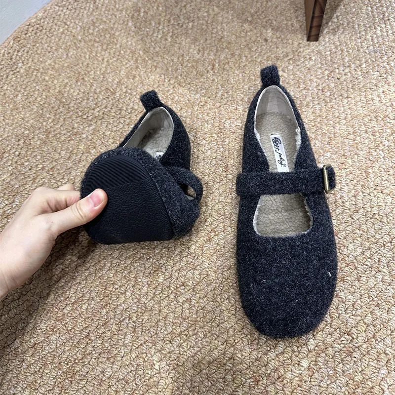 Female Buckle Strap Footwear Round Toe Flats Fur Shoes For Ladies Fashion Plush Women Mary Janes Flats With Furry Shoes 251013