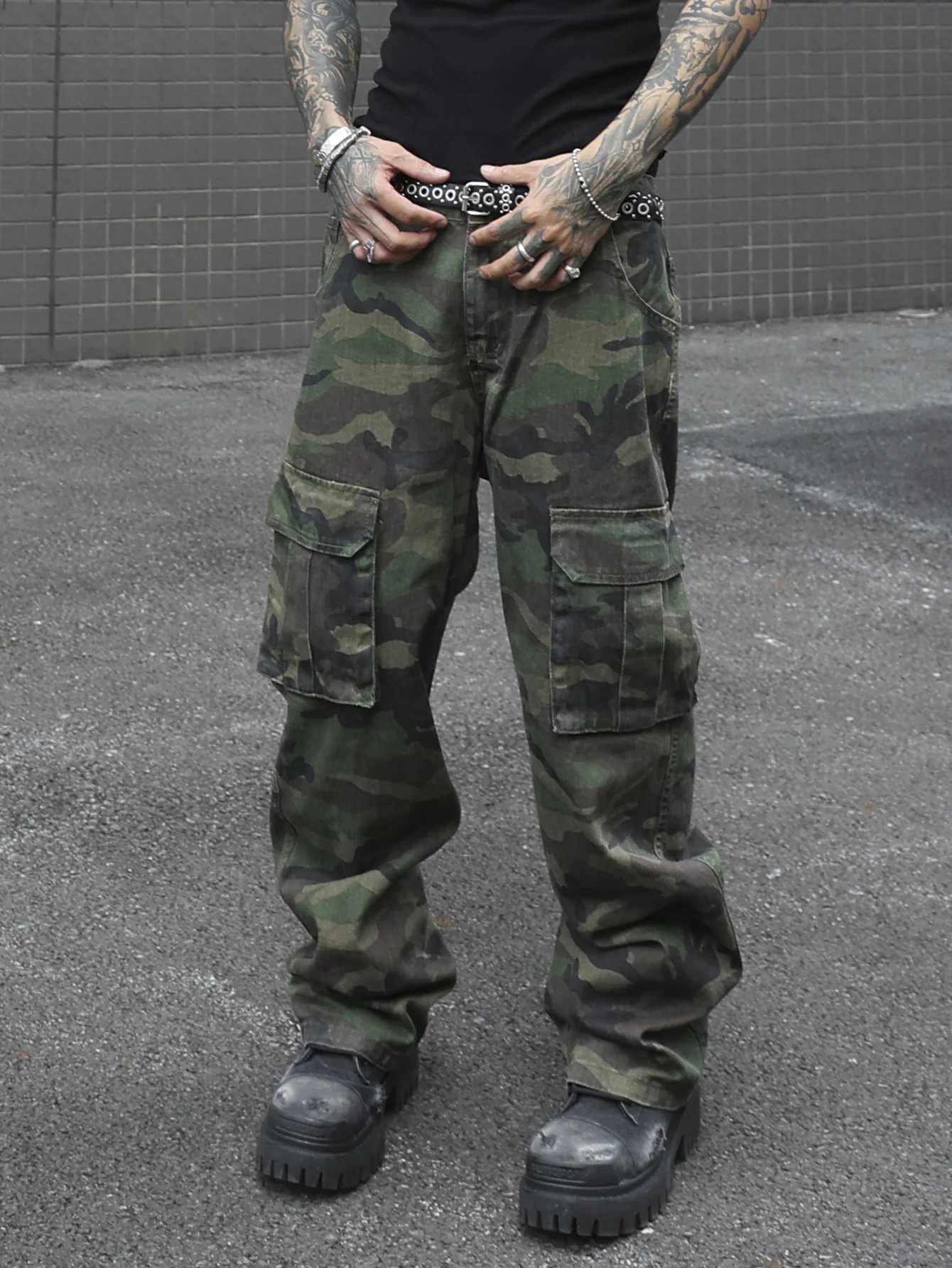 Mens camouflage utility jeans Multipocket design Stylish and trendy Loose fit J251016