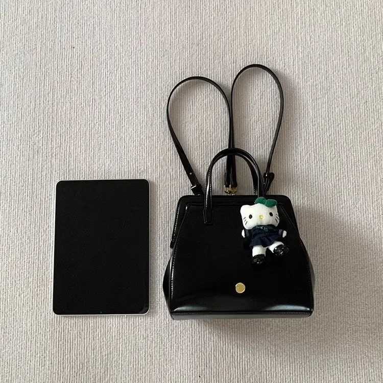 korea autumn new ins womens bag retro clip backpack niche retro black backpack tide handbag backpack women bags for studentsT251016