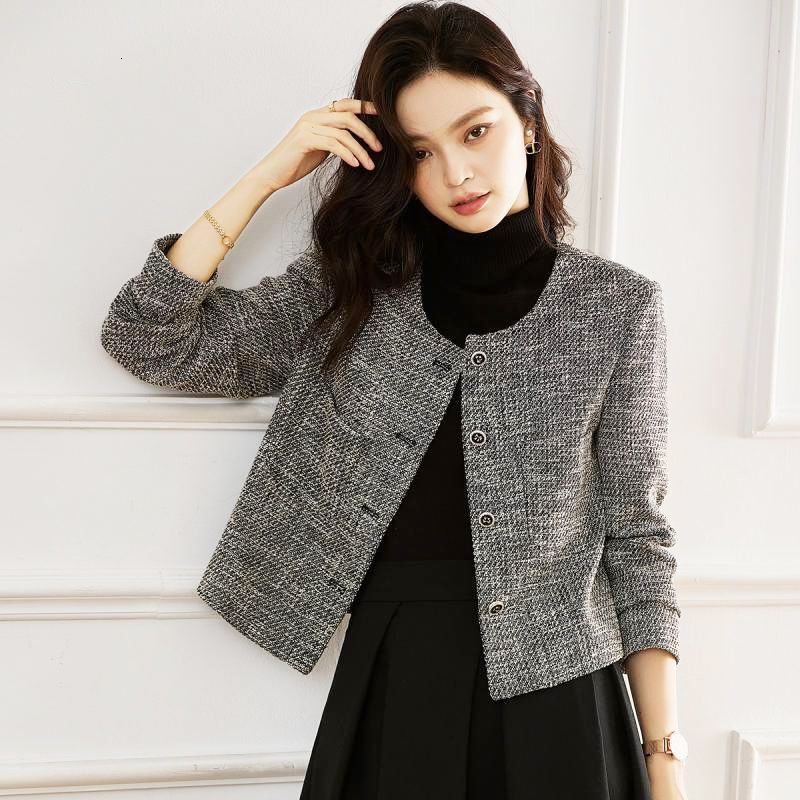 2025 autumn and design winter new tops, new women's coats, elegant designer jackets, simple autumn high-end tweed popular short tops, luxurious r