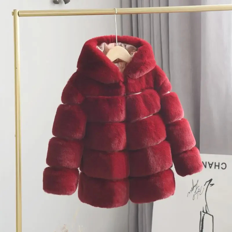 Furs Coat Hooded Children Clothing Girls Thickening Baby Autumn Winter Overcoat Soild Warm Simple Stripe 251009