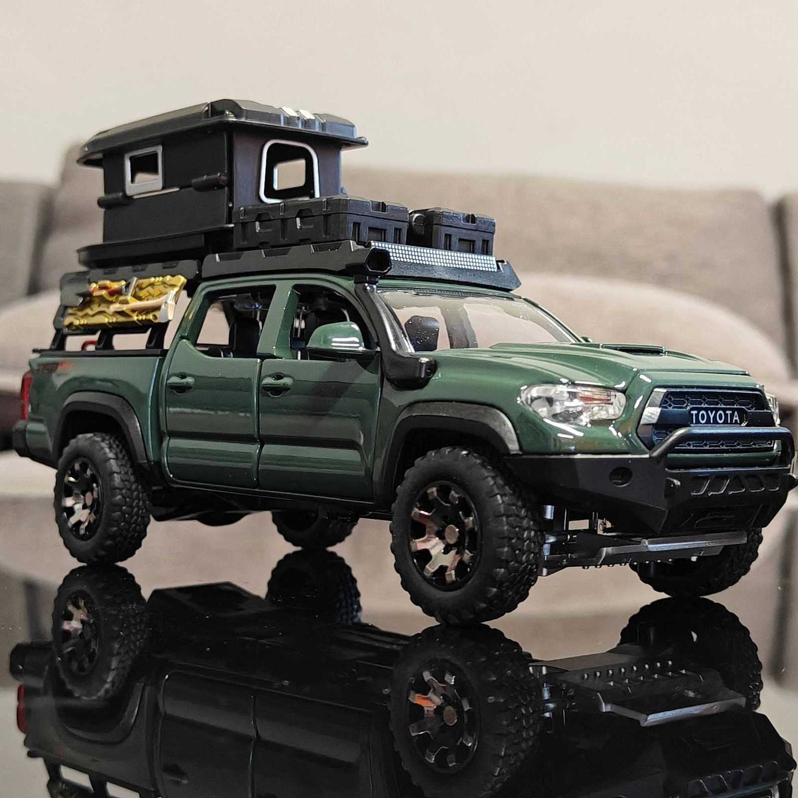 132 Scale Toyota Tacoma TRO Off Road Pickup Truck Alloy Diecast Travel Version Model Sound Light Mini GT Ornament Collection W251016