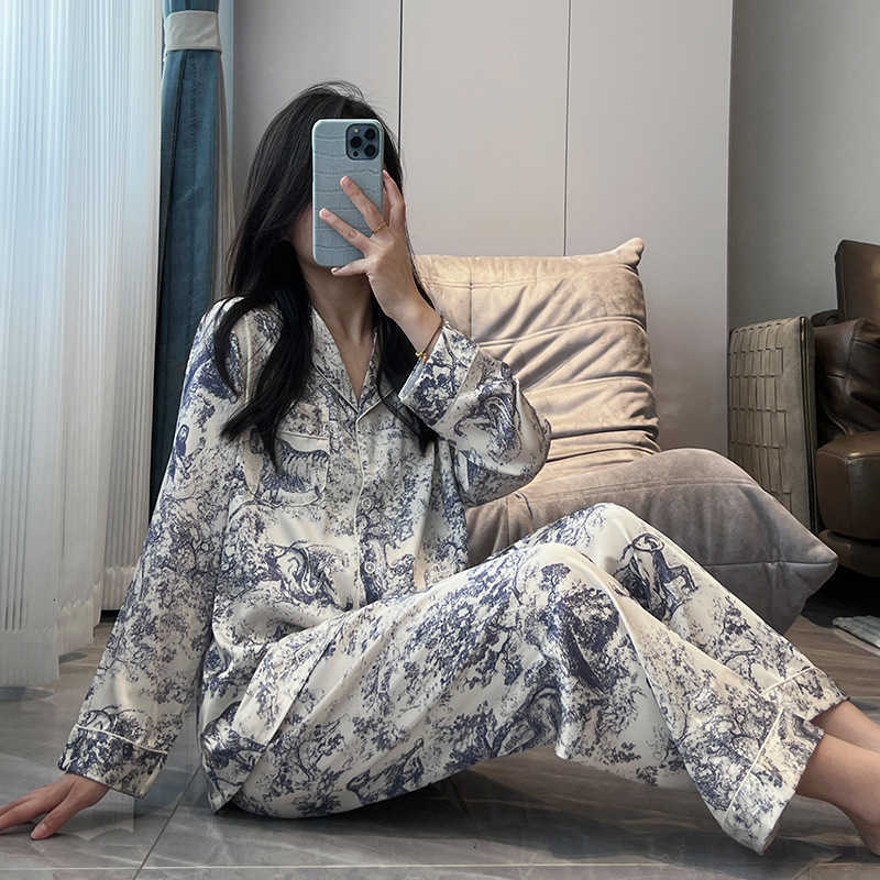 Luxurious home clothing 2025 New Light Luxury Ink Print Ice Silk Pajamas for Women Simple Small TurnDown Collar Long Sleeve Long Pants Homewear Set ab