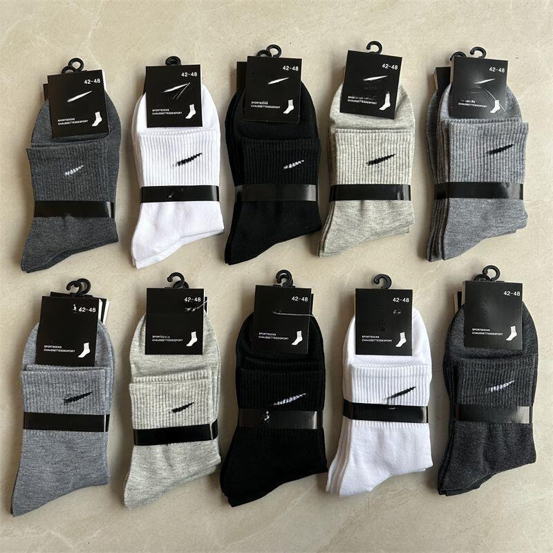 Designer low, medium high waist solid black, white gray cotton socks letter breathable jogging, basketball and football sports socks1-1