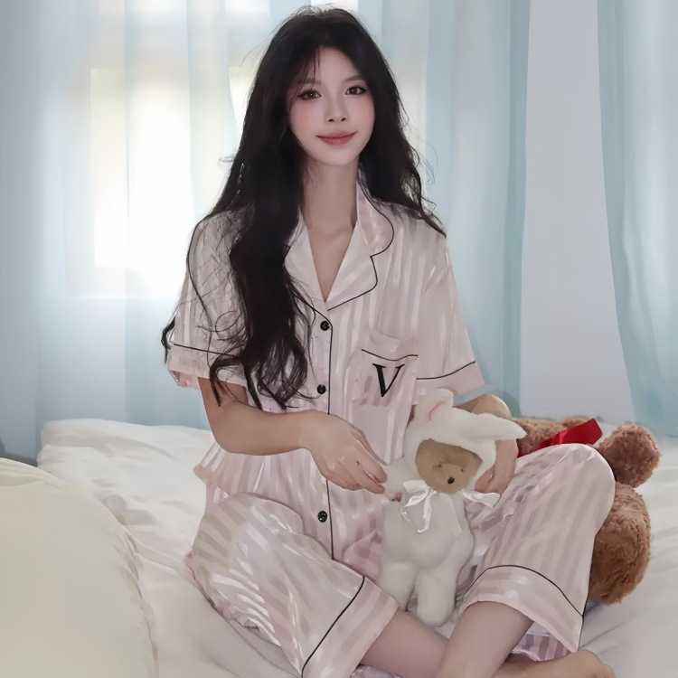 Fashionable home wear Striped Ice Silk Pajamas Highend Feel Wearable Luxury Threepiece Set Short Sleeve Womens Summer Homewear Y251016