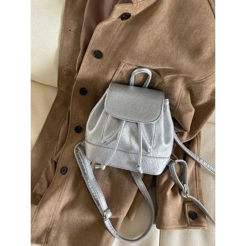 Fashionable Mini Backpack for Women Traveling Studng Outdoors New 2025 Model Versatile College Student Double Shoulder BagT251016