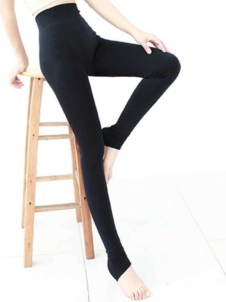 Plussize fleece and thick pearl fleece leggings autumn and winter explosive step on the feet to keep warm and wear one body panT251016