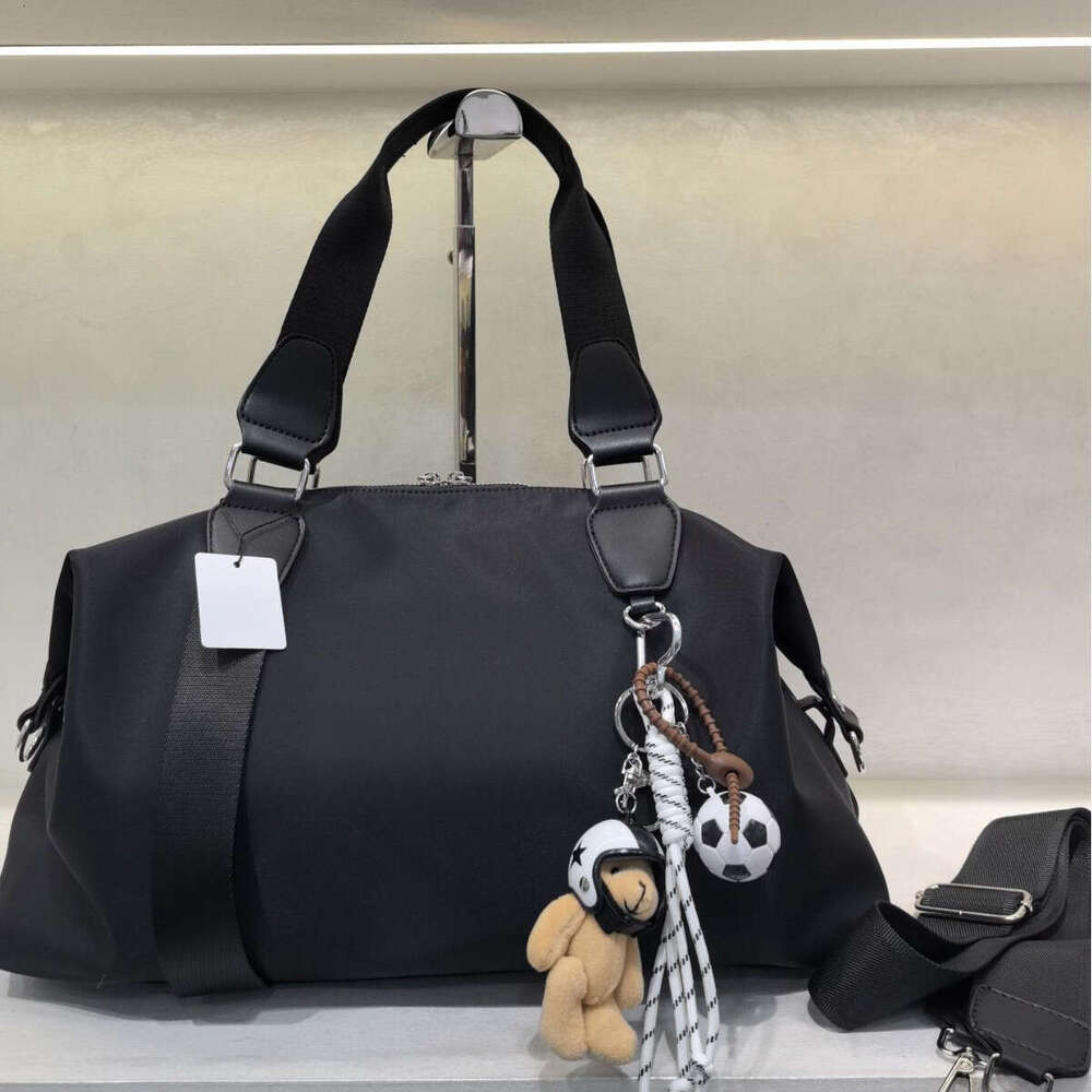 Same Style Travel Large Capacity Women's Sports Fitness Luggage Swimming Yoga Shoulder Bag B5