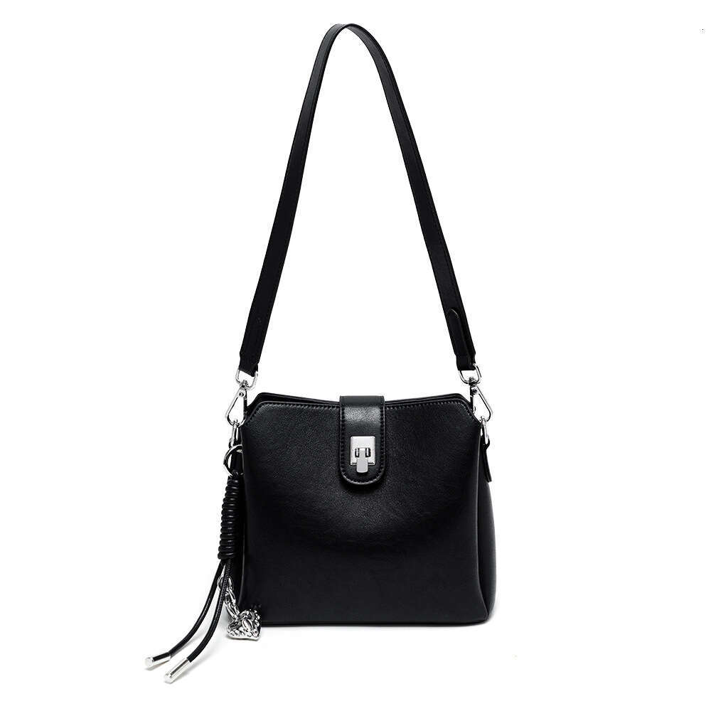 Luxury bag Autumn Winter New Exquisite Hot Selling Genuine Leather Underarm Single Shoulder Versatile Commuting High End Niche Crossbody Bag for Women