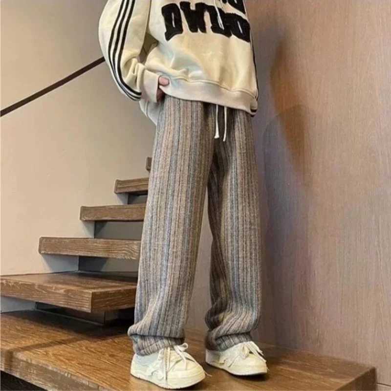 2025 New Mens Striped Woolen Straight Leg Trousers Classic Y2K Vintage Baggy Pants Casual High Street Fashion Gym Sweatpants J251203
