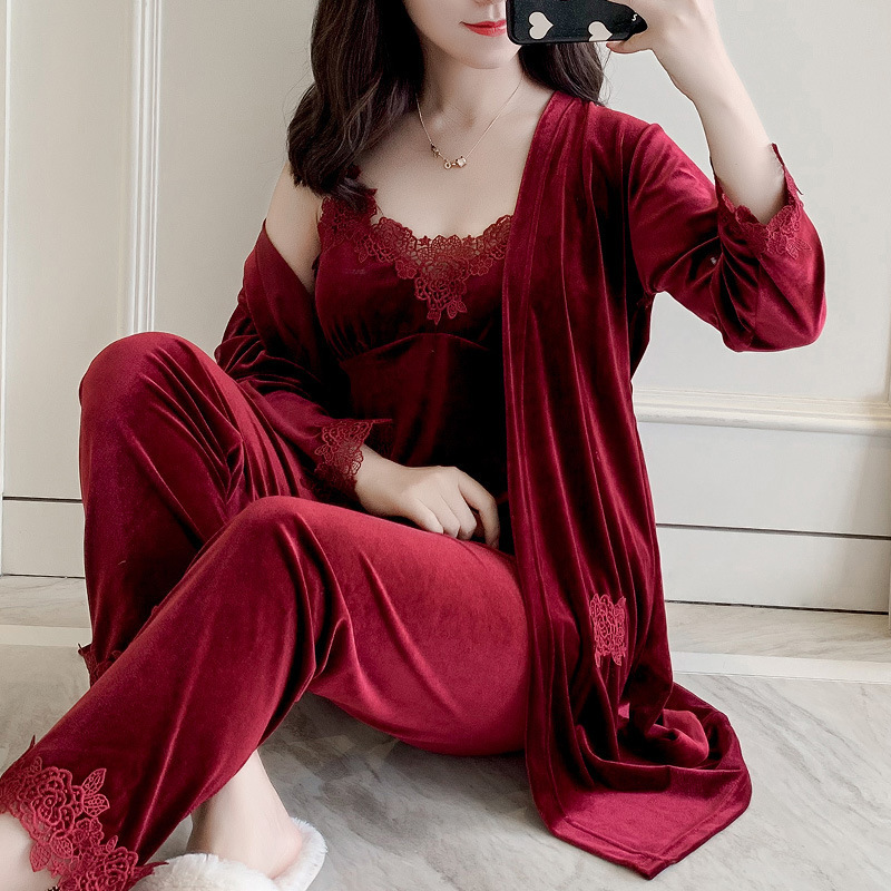 Golden velvet pajamas womens autumn and winter suit suspender nightdress sexy nightgown four piece set with chest cushion velvet can be worn out 20111