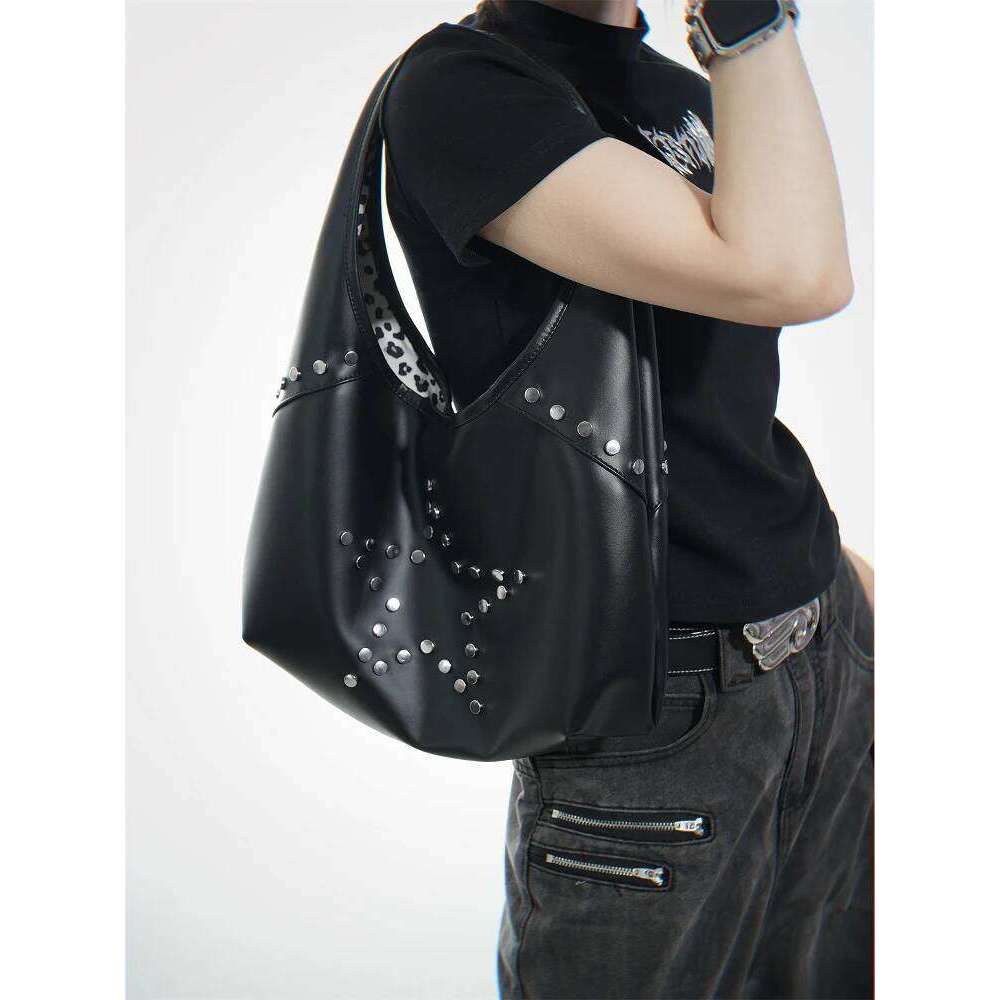 Brand Retro Motorcycle New Wax Leather Cool Croissant Bag Rivet Design Shoulder Crossbody Dumpling Armpit Bags Suotong251016 Suotong251016 Suot251017