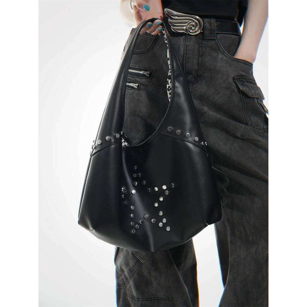 Brand Retro Motorcycle New Wax Leather Cool Croissant Bag Rivet Design Shoulder Crossbody Dumpling Armpit Bags Suotong251016 Suotong251016 Suot251017