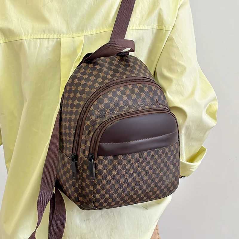 Neutral color tote bag for men and women with multicolor design suitable for travel and outings PU backpackT251016