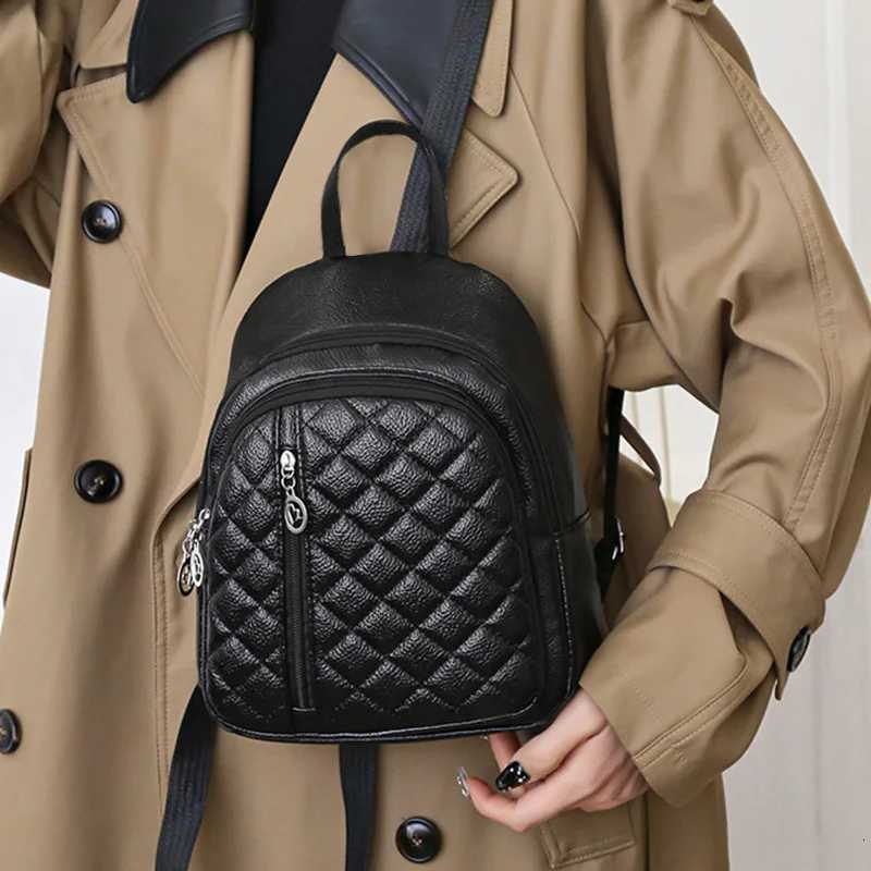 Neutral style backpack for men and women made of PU material with small dual shoulder straps suitable for travelT251016