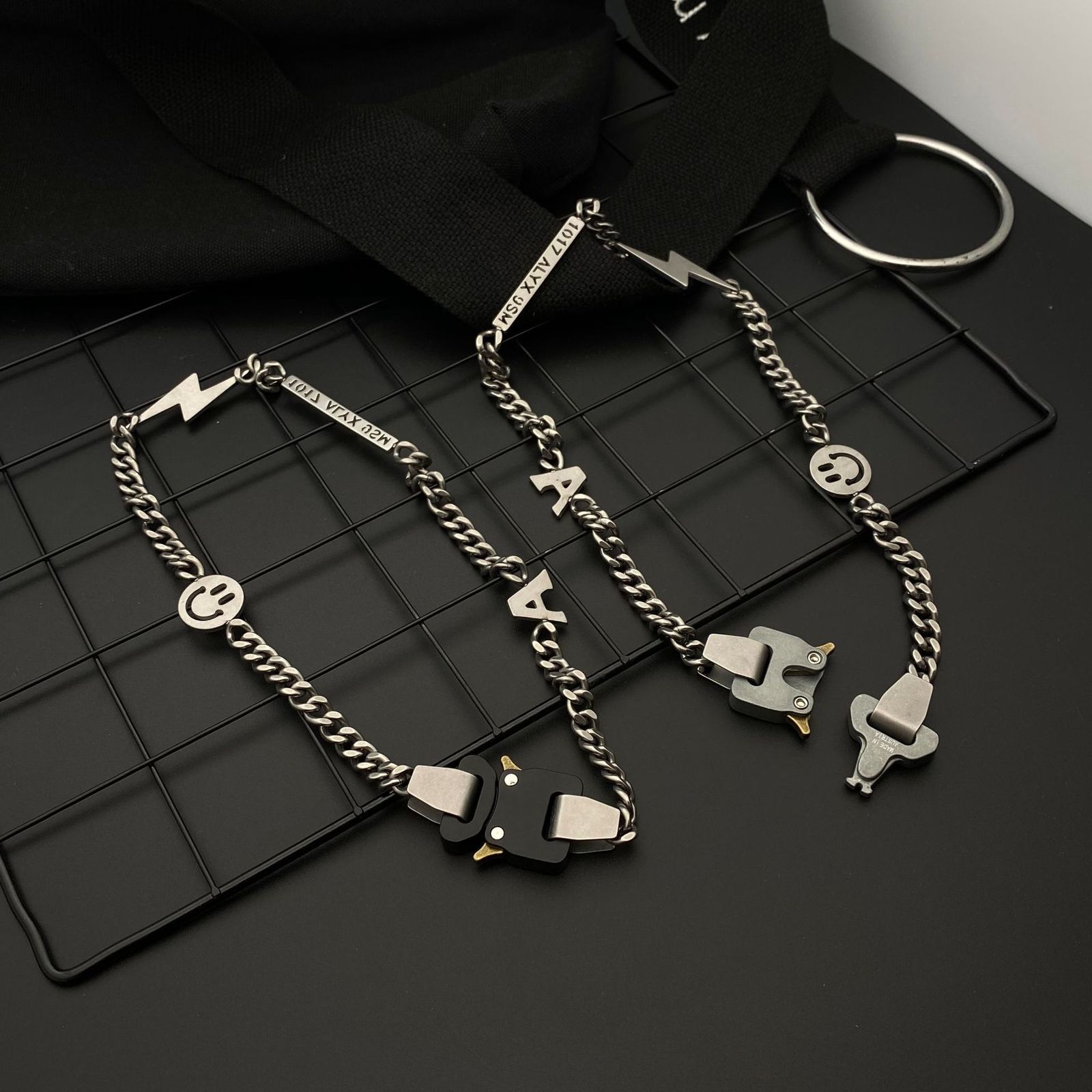Chokers CLASSIC ALYX Hero NECKLACE Men Women 1017 ALYX 9SM Hollow letter "A" charm Necklaces CHAINLINK stainless steel Colorfast 230921