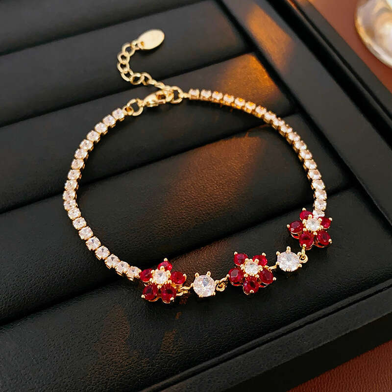 Zirconium Simple Flower French Niche Design Creative Bracelet Fashionable High-end Exquisite Jewelry ddmypluto