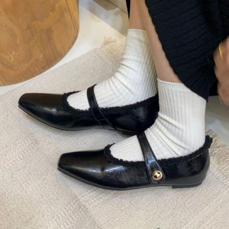 Autumn Plush Womens Flat Shoes French Square Toe Pumps Hook and Loop Strap Mary Jane Shoes Soft Sole Fleeces Warm Leather Shoes 251013