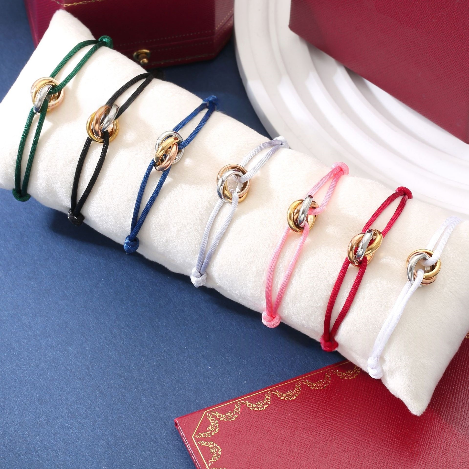 luxury jewlery designer for woman bracelet designer charm bracelets hand strap third ring road casual business gender neutral stainless steel silver gold bracelet