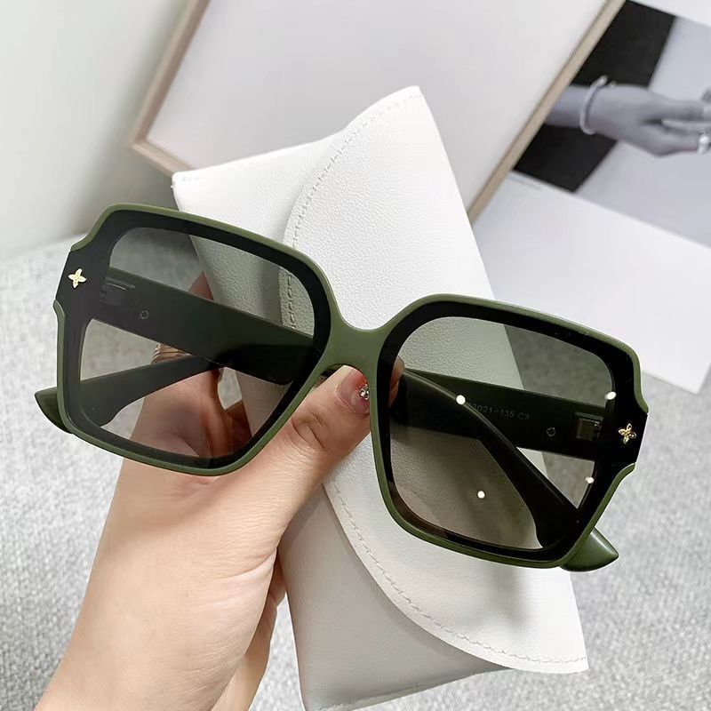 Designer Sunglasses For Women Men Oversized Sunglasses Fashion Classic Polarized Sunglasses Luxury Goggle Pilot PC Frame Oversized UV400 Eyewear KP820