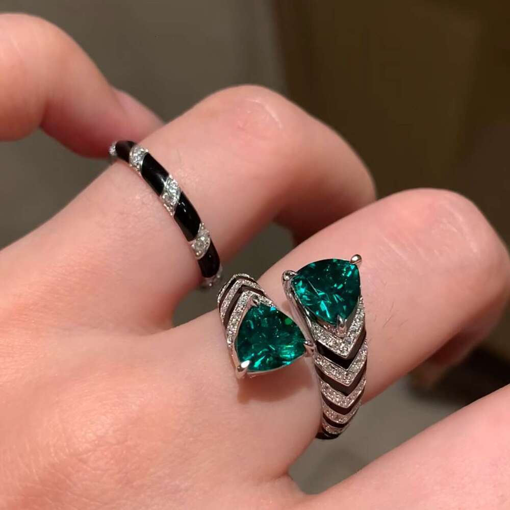 Exquisite High-End Heavy Craft Blood Red Diamond Ring Niche Design Versatile Temperament ddmypluto