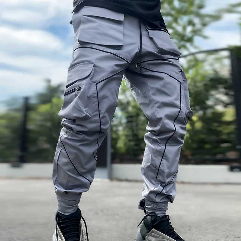 Mens Reflective Cargo Pants 2025 New Hip Hop Casual Joggers Trousers MultiPocket Men Sweatpants Streetwear Sports Pant M3XL J251203