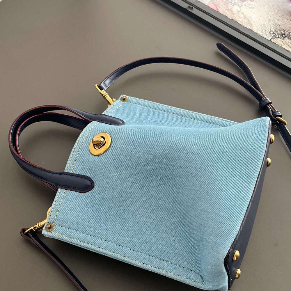2025 New Washed Denim Handbag Versatile Tote Small Vegetable Blue Designer Bags Designer Bags French Fries Fashion Crossbody Bag