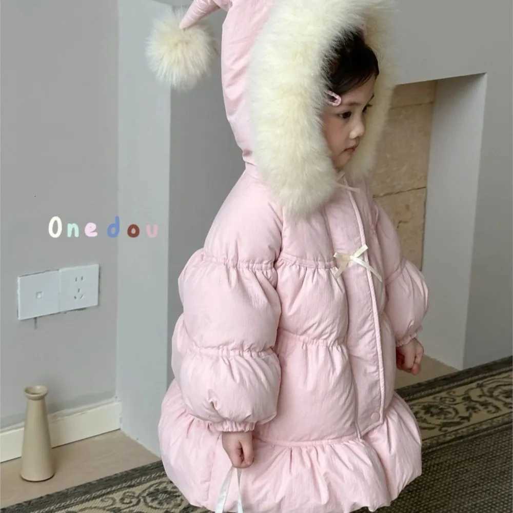 2025 Girls Baby Winter Long Coats Big Fake Fur Hooded Cotton Padded Thick Warm Overcoats Fashion Kids Children Princess ClothesT251016