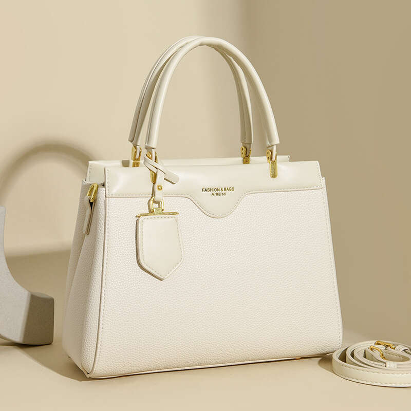 Valentine's Day Gift Hot-Selling Handbag Women's Shoulder Crossbody Trendy Niche Design High-End Practical Bag