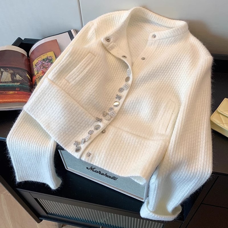 2025 fashion autumn and winter new white chic super beautiful style coat, new design paired with 3D designer luxury jacket, multi round neck knitted s