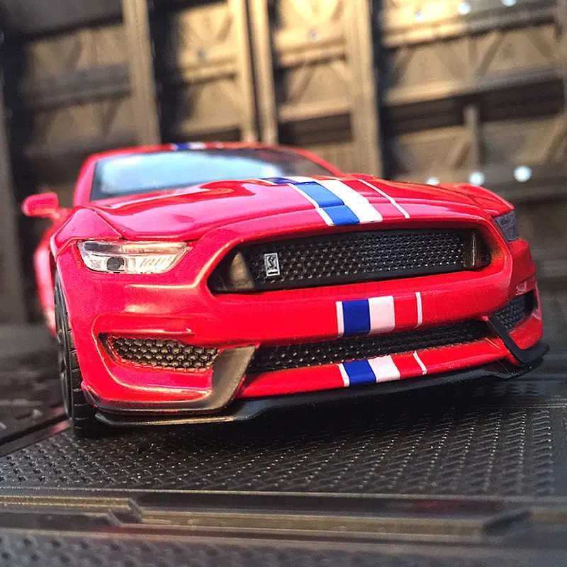 1:32 Ford Shelby GT350 Alloy Sports Car model Diecast Toy Vehicles Metal Toy Car Model Simulation Collection Kids Gift T251016