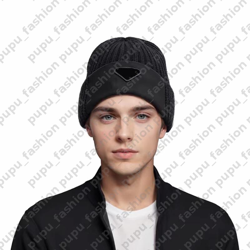 Knitted Men Bonnet Hat Designer Beret Womens Triangle Winter Skull Cap Outdoor Fashion Windproof Cashmere Classic Luxury M Hats Mens Cold Resistant Thickened