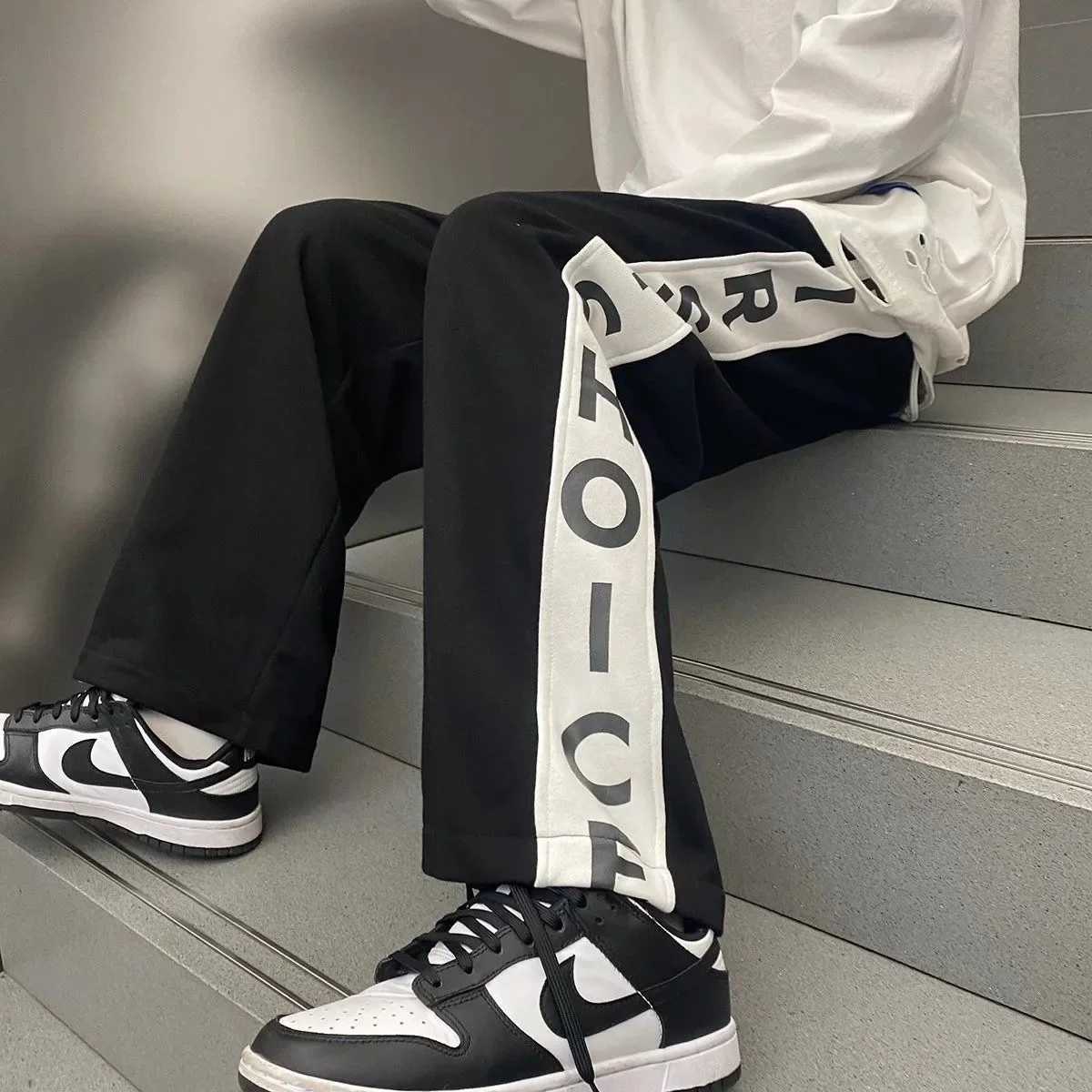 Summer New Multi Pocket Workwear Pants Mens Casual Black Drawstring Sports Pants Letter Pants Mens Trendy Streetwear J251203