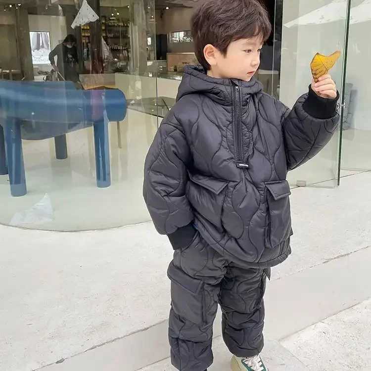2023 New Childrens Winter Clothing Boys Cotton Suit Baby Winter Cotton Jacket Plush and Thickened Twopiece SetT251016