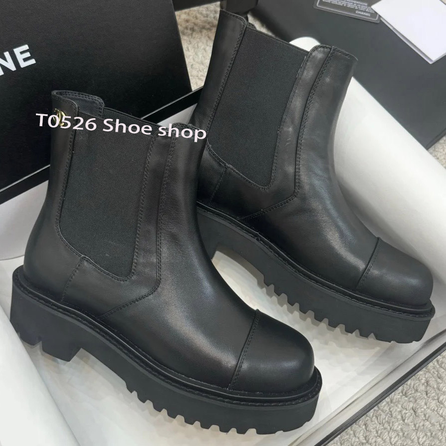 Europe America Womens Leather Ankle Boots Winter Round Toe Lace Up Short Boots Platform Sole Designer Knight Boots Luxury Shoes for Women Size US4-US11