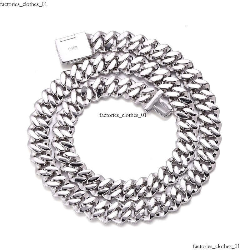 Sier Fine Jewelry Fashion Bracelet Chic Cuban Link Chain with Moissanite Elegant and Stylish Accessor